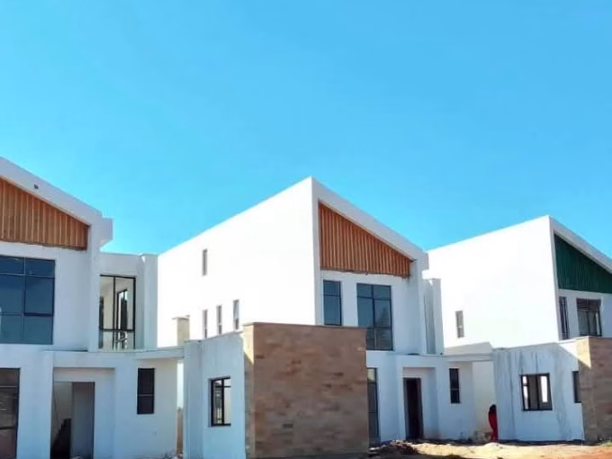5 Bedroom House for Sale