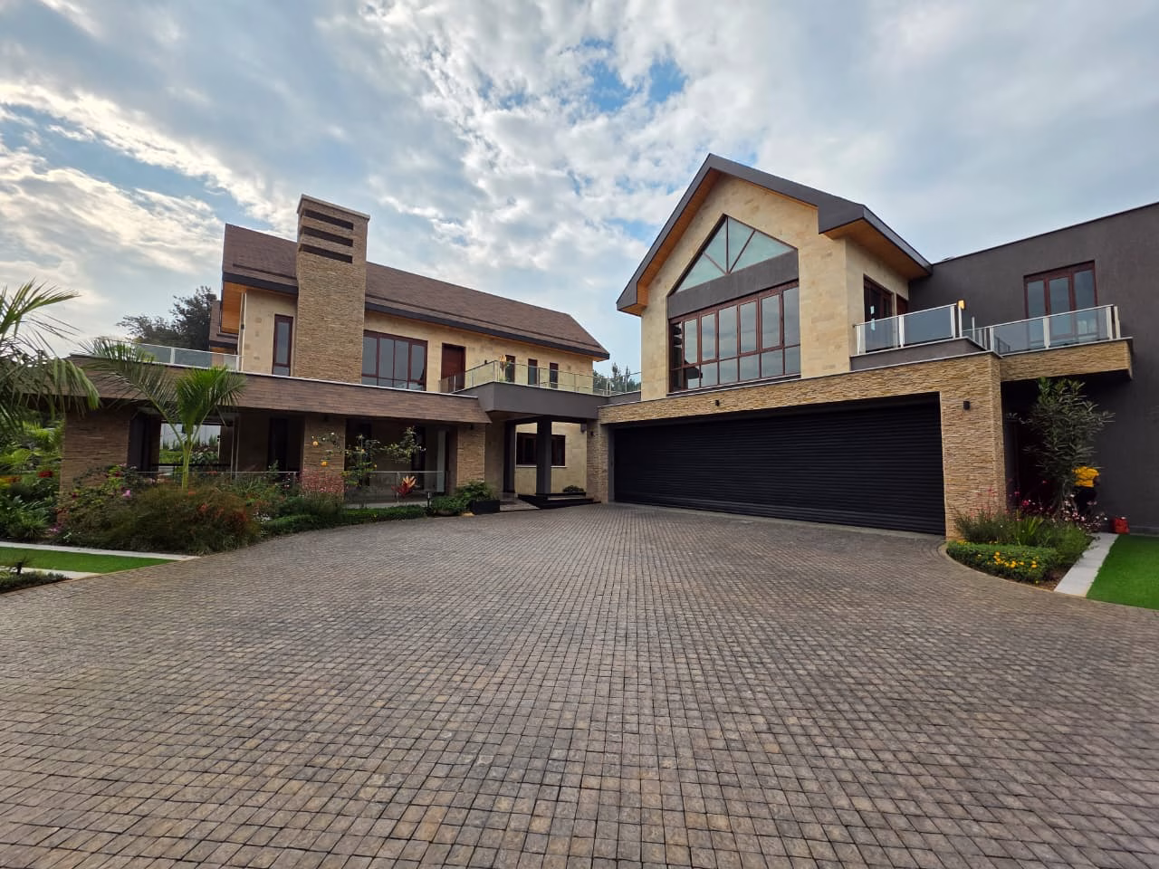 5 Bedroom Townhouse for Sale in Runda, Nairobi