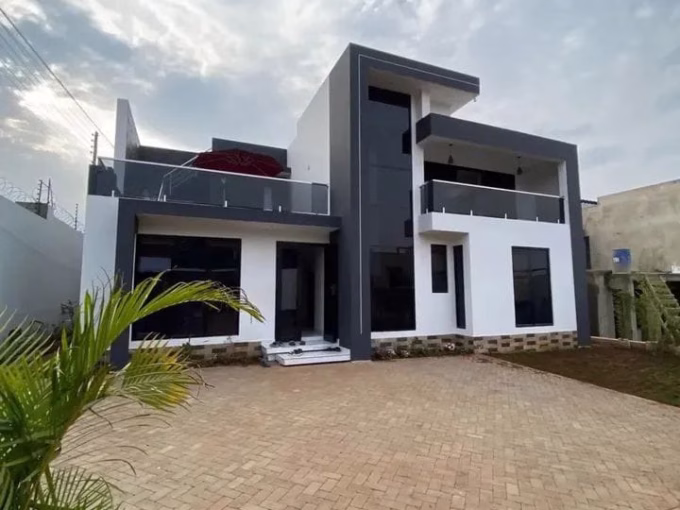 5 Bedroom Maisonette for Sale