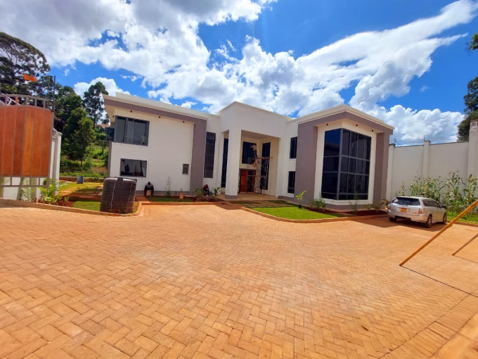 6 Bedroom All-En-Suite Villas; Experience luxury living in this magnificent 6-bedroom villa set on 0.5 acres in the serene and prestigious Loresho neighborhood