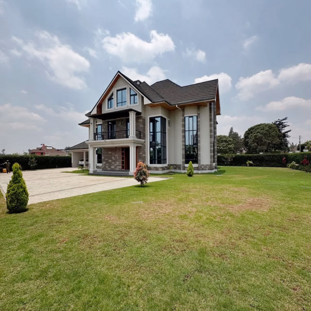6 Bedroom Standalone House for Sale in Runda, Nairobi
