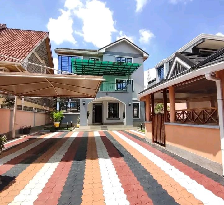 Luxury 5 Bedroom House