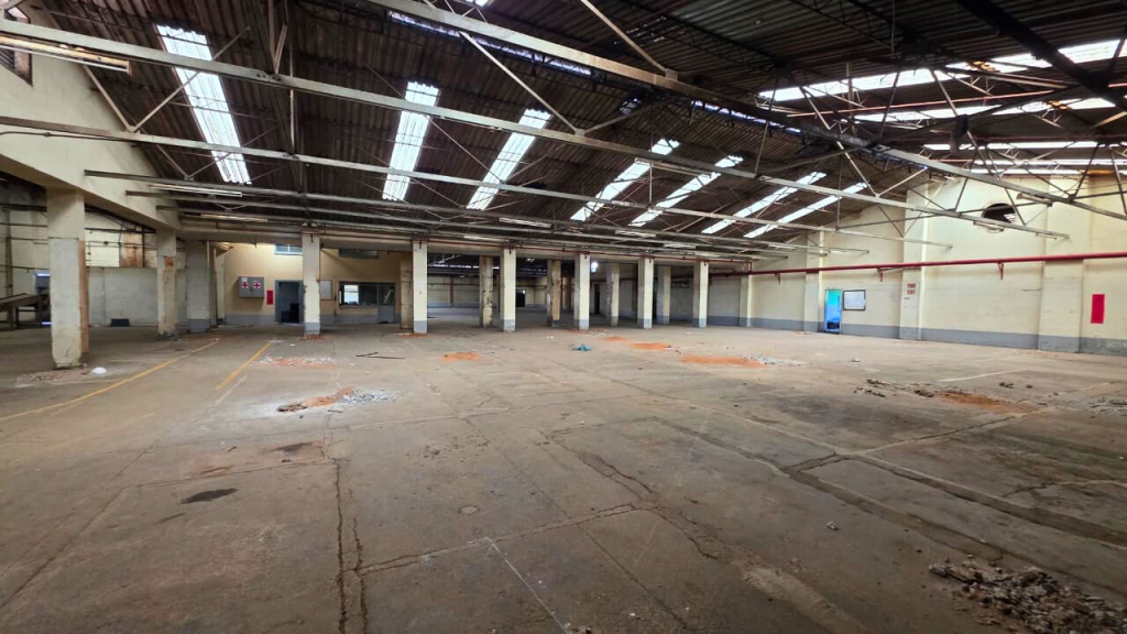 Warehouse To Let in Industrial Area